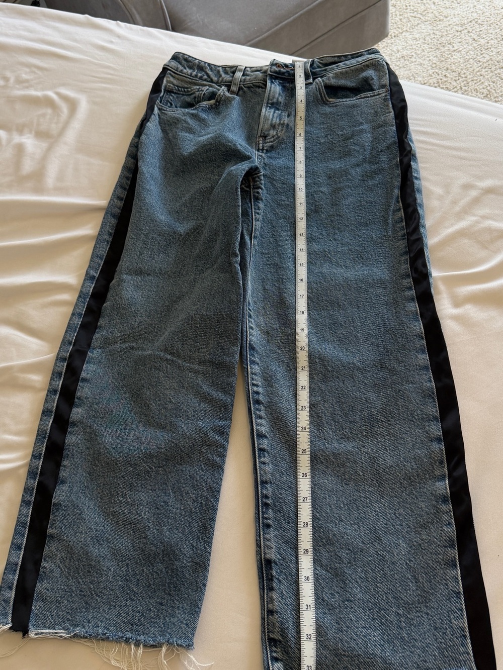 Express Wide-Leg Blue Denim Jeans with Black Side Stripes